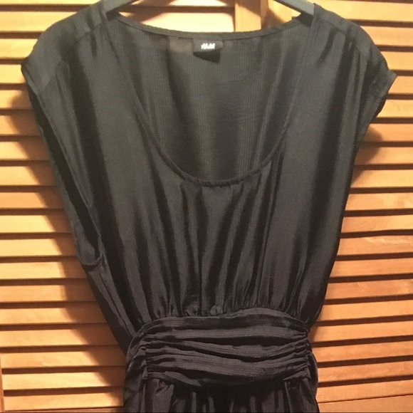 H&M Black Scoop Neckline Dress - Picture 3 of 8